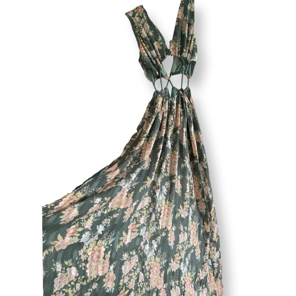 Cutout floral maxi dress size small